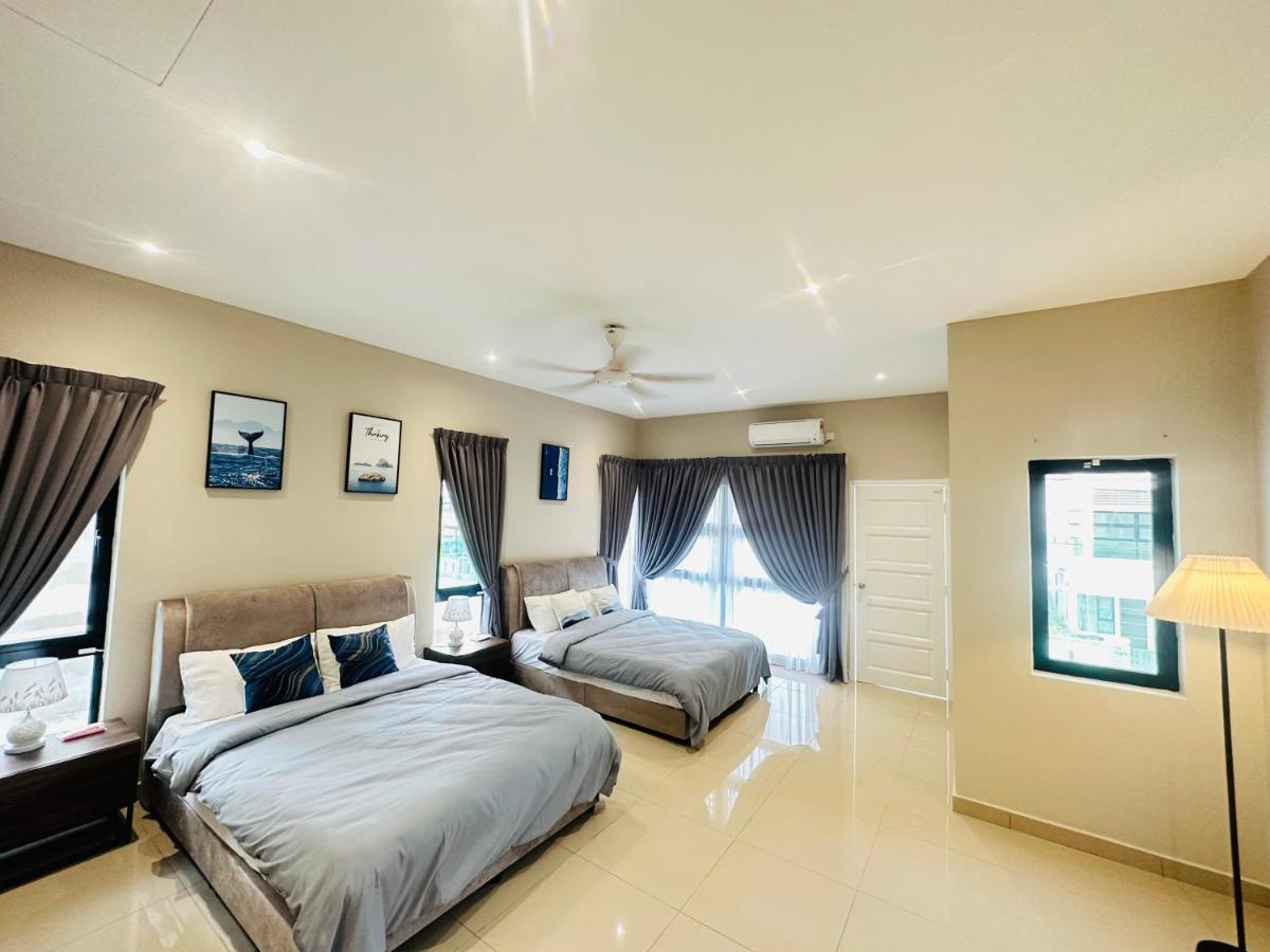 《Untitled Homestay》Sitiawan Esterno foto