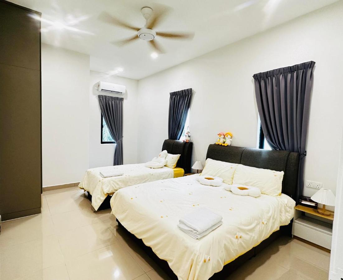 《Untitled Homestay》Sitiawan Esterno foto